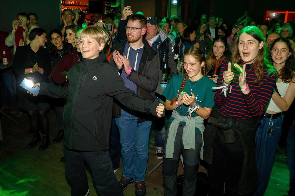Die Unterstützer des Volksentscheids für einen strengeren Klimaschutz liegen bei der Auszählung deutlich vorn.Georg Wendt/dpa