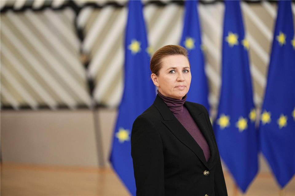 Die Unterstützung der europäischen Partner sei in der sehr schwierigen Situation, in die das Land gebracht worden sei, von enormer Bedeutung gewesen, sagt Dänemars Regierungschefin Mette Frederiksen.Michael Kappeler/dpa