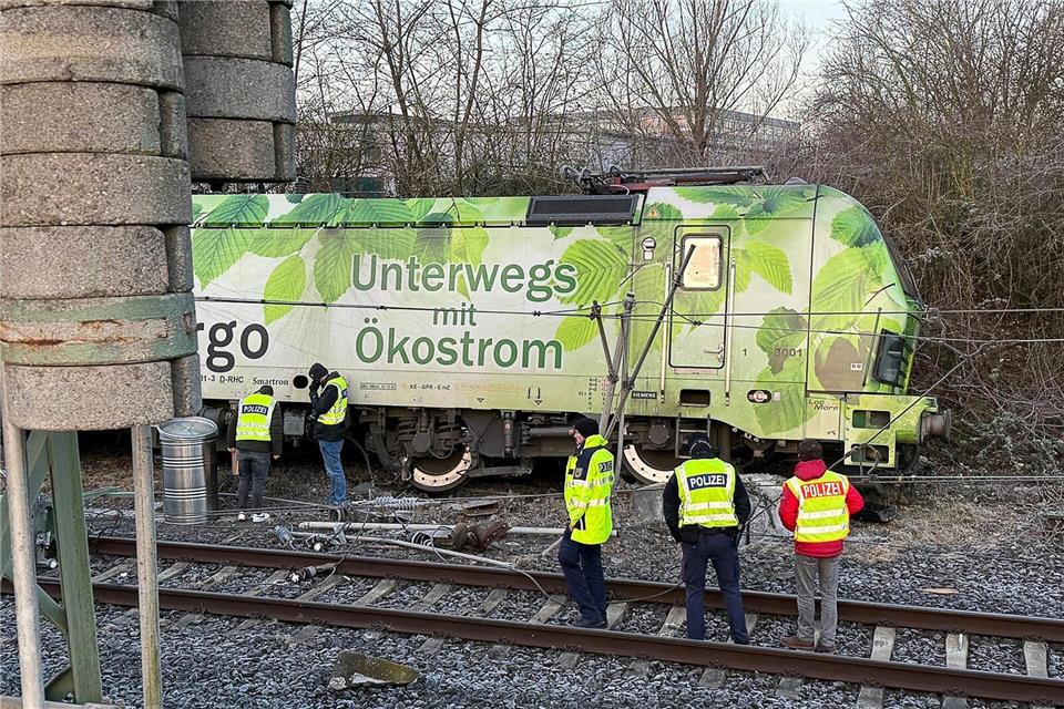 Die Ursache für den Unfall war zunächst unklar.Mike Seeboth/dpa