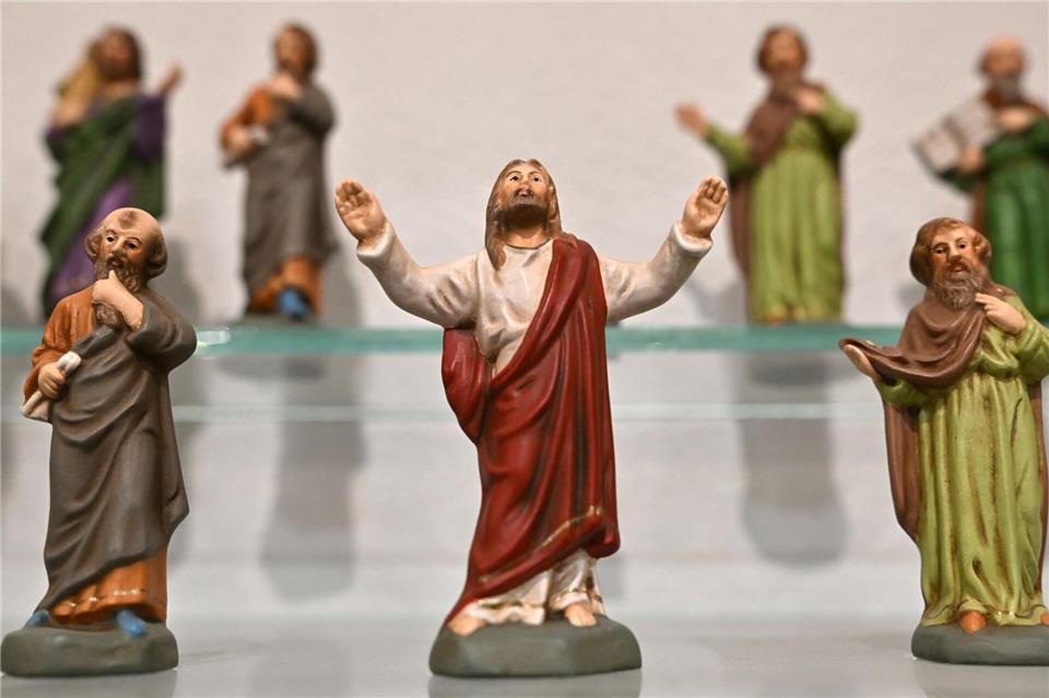 Die Ursprünge von Marolin liegen in christlich geprägten Krippen- und Weihnachtsfiguren. Heute sind eher weltliche Motive die Verkaufsschlager.Martin Schutt/dpa