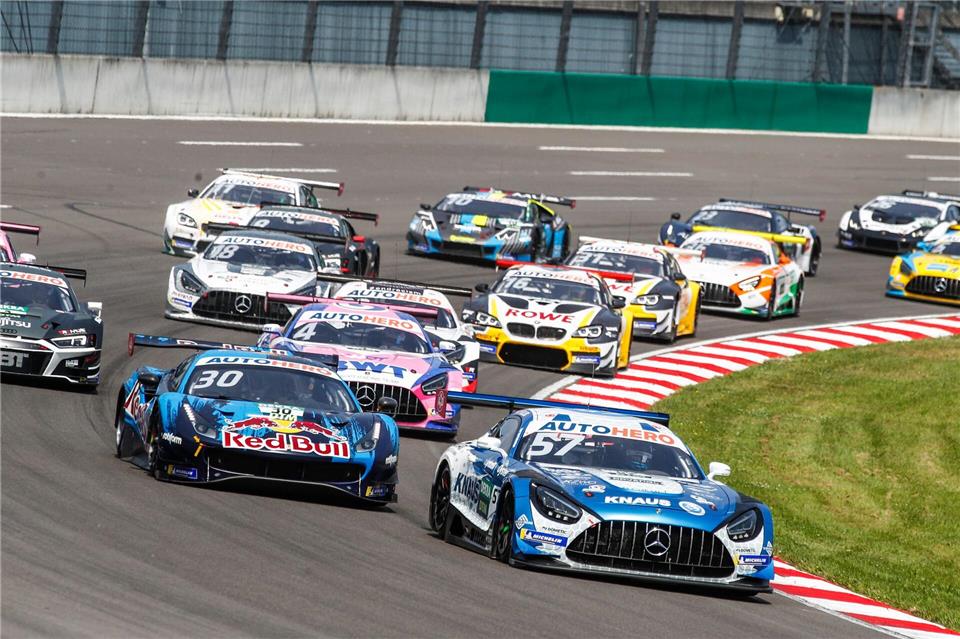 Die Veranstalter der DTM stellen auf dem Lausitzring Wasserspender auf. (Archivbild)Juergen Tap/Hoch Zwei/dpa