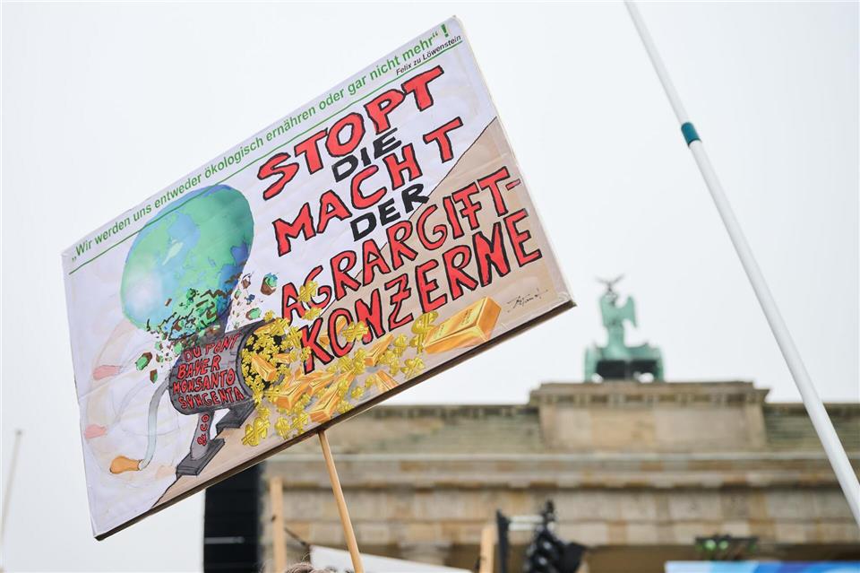 Die Veranstalter der Demo werfen der Bundesregierung eine „Agrarpolitik von vorgestern“ vor. Annette Riedl/dpa