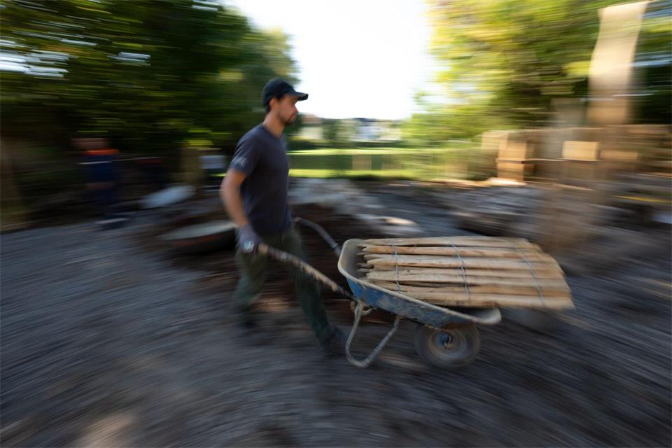 Die Veranstalter der Landesgartenschau Oberhessen freuen sich über regen Zuspruch von Freiwilligen. Florian Wiegand/dpa
