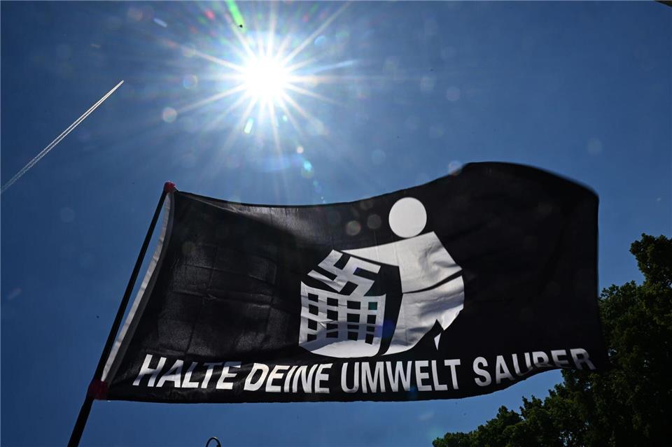 Die Veranstalter warnten vor den Landtagswahlen im Herbst vor Gefahren durch die AfD.Felix Hörhager/dpa