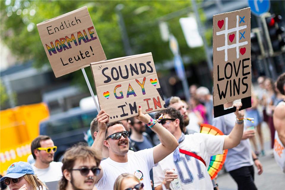 Die Veranstaltung in Braunschweig ist der erste CSD in Niedersachsen nach dem Anschlag in Berlin.Michael Matthey/dpa