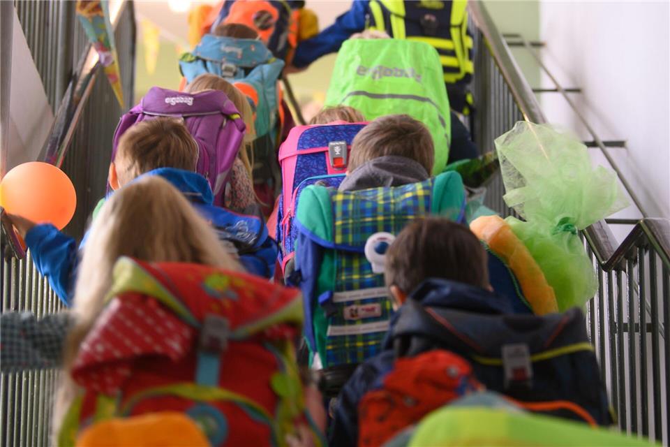Die Verbände warnen vor einer Kürzung von Ganztagsangeboten an sächsischen Schulen. (Archivbild)Robert Michael/dpa-Zentralbild/dpa
