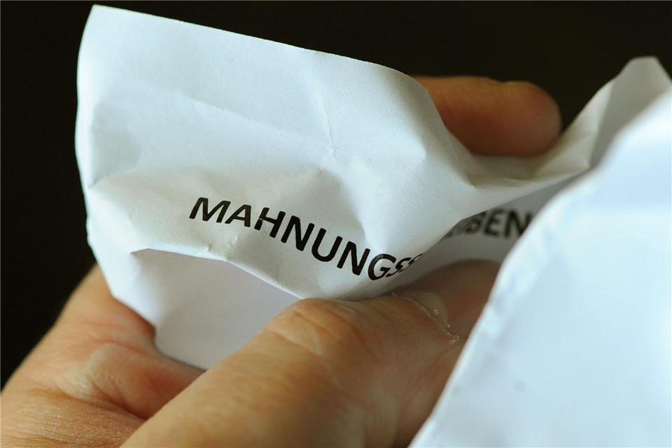 Die Verbraucherzentrale Sachsen warnt vor gefälschten Anwaltsbriefen, mit denen Betrüger hohe Geldforderungen durchsetzen wollen. (Symbolbild) picture alliance / ZB