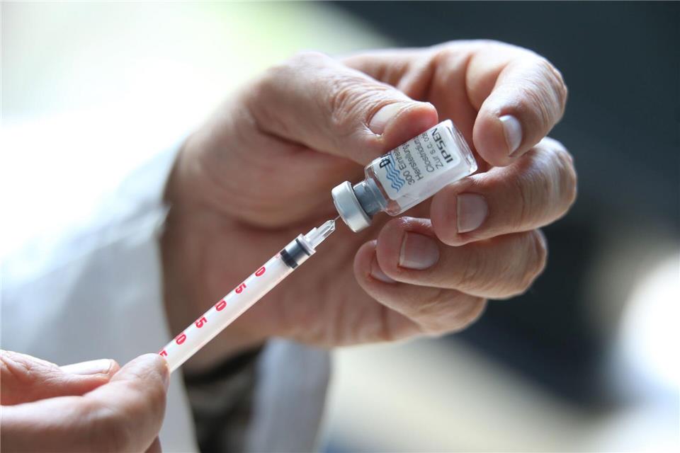 Die Verdächtige hat keine medizinische Ausbildung. (Symbolbild)Karl-Josef Hildenbrand/dpa/dpa-tmn