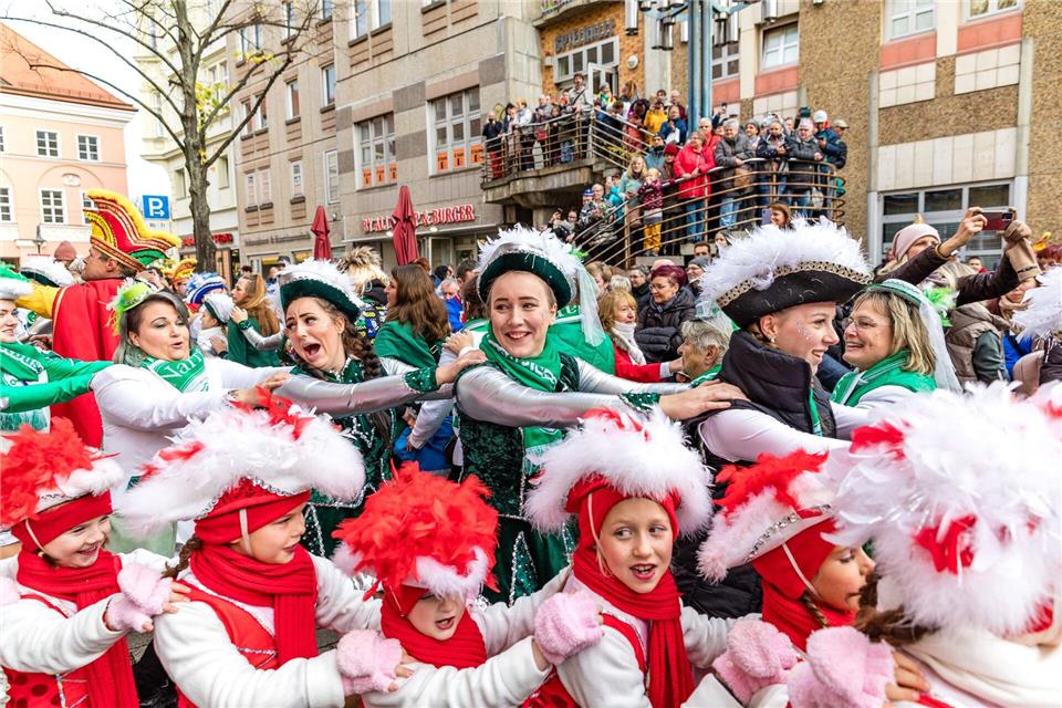 Die Vereine in Brandenburg zählen etwa 15.000 Karnevalisten. (Archivbild)Frank Hammerschmidt/dpa