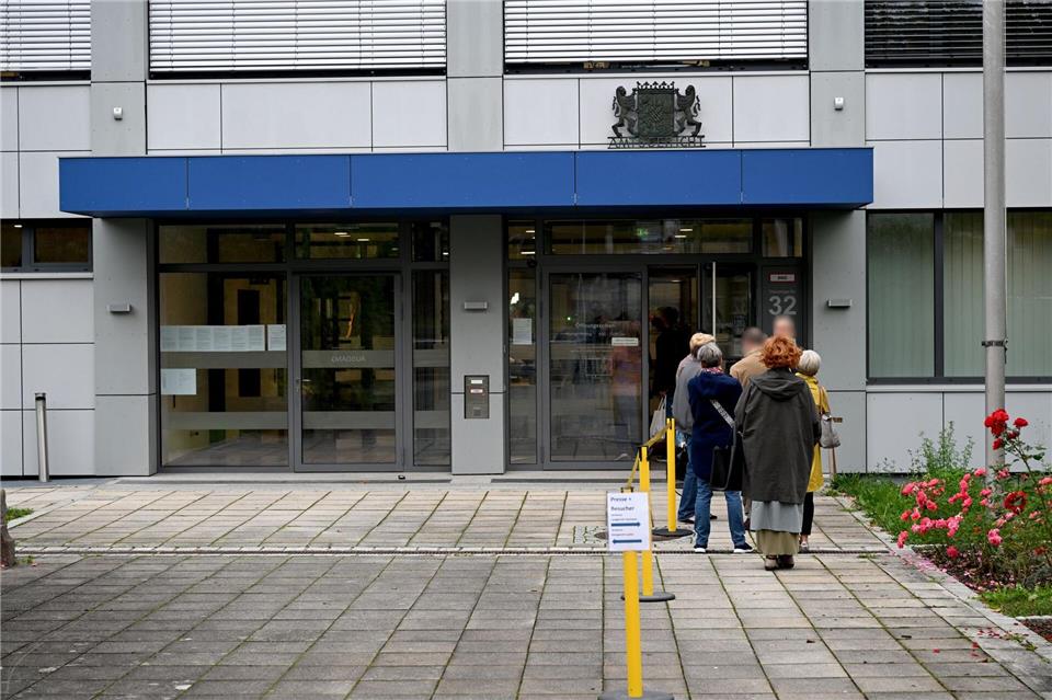Die Verhandlung fand aus Platzgründen im Amtsgericht Laufen statt.Felix Hörhager/dpa
