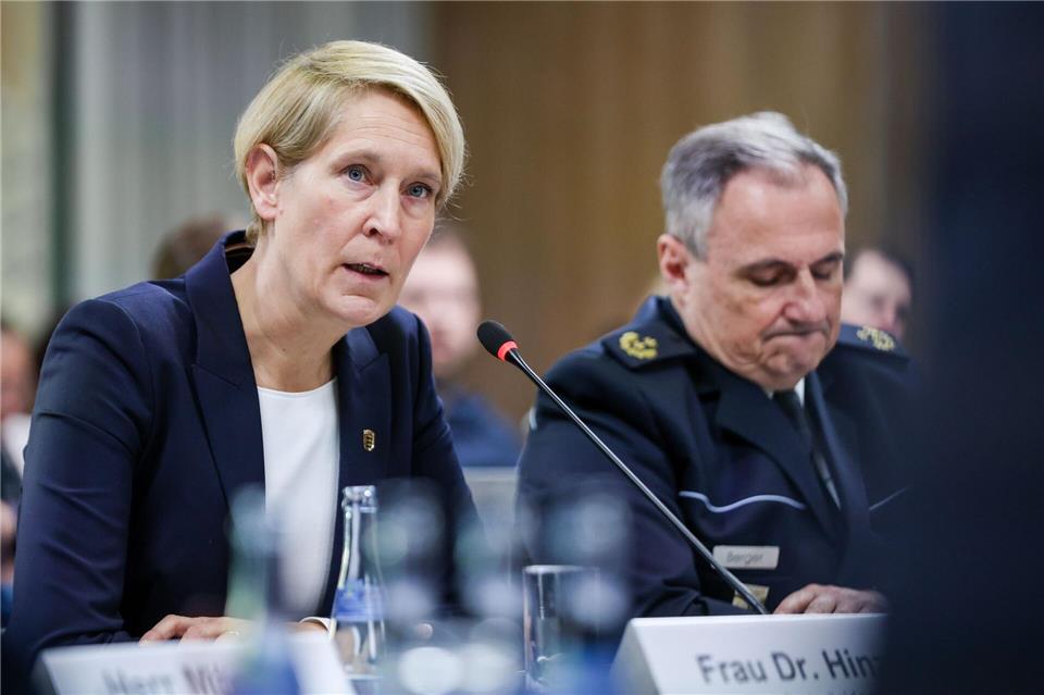 Die Vertreter des Innenministeriums versichern, dass die Nutzung der Software sicher und rechtskonform ist.Christoph Schmidt/dpa