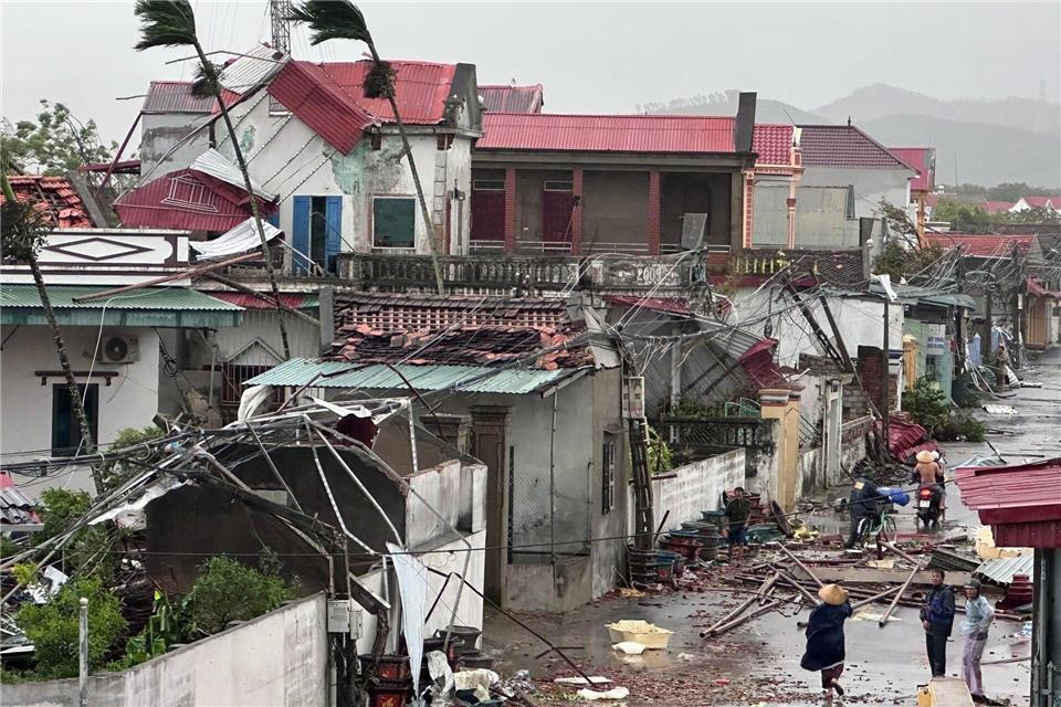 Zahl der Toten in Vietnam durch Sturm „Bualoi“ steigt Die Verwüstungen waren teils erheblich. Viet Hoang/VNExpress/AP/dpa