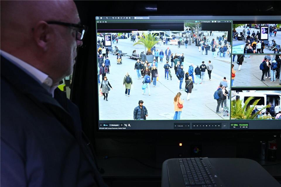 Die Videoaufzeichnungsanlage in Erfurt ist die erste, die von der Polizei betrieben wird.Martin Schutt/dpa