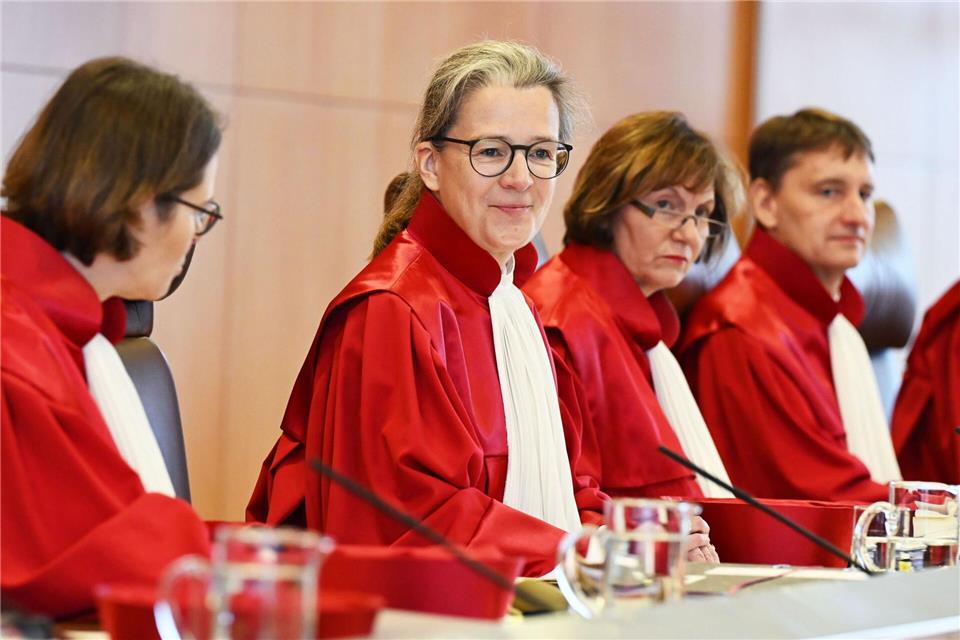 Die Vizepräsidentin des Gerichts, Ann-Katrin Kaufhold, eröffnete die Verhandlung.Uli Deck/dpa