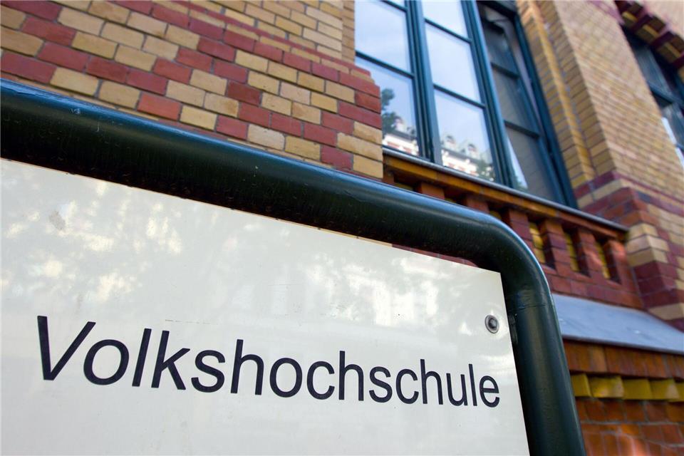 Die Volkshochschulen feiern ihr Jubiläum mit zahlreichen Veranstaltungen. (Symbolbild)Jens Wolf/dpa-Zentralbild/dpa