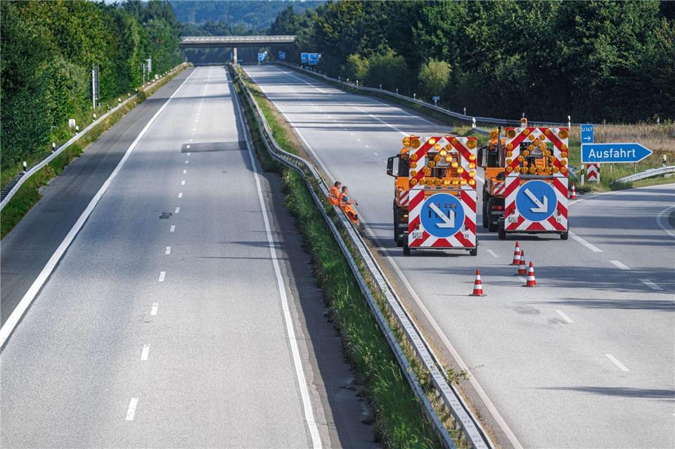 Die Vollsperrung der Autobahn konnte nach der erfolgreichen Entschärfung schnell aufgehoben werden.Markus Scholz/dpa