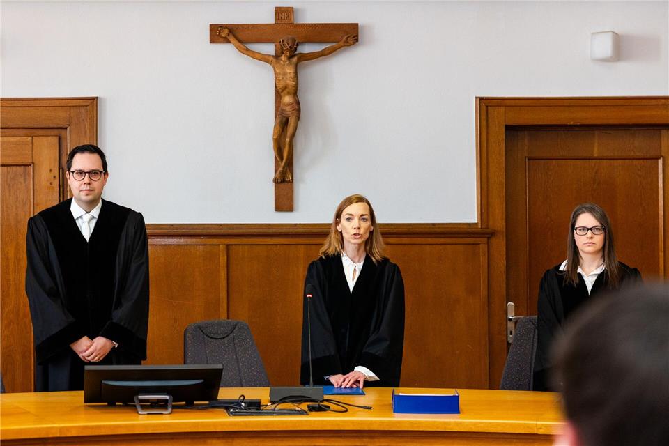 Die Vorsitzende Richterin (M) bei der Urteilsverkündung. Laszlo Pinter/dpa