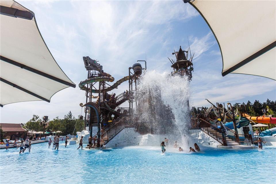 Die Vorwürfe, die der Vater den Mitarbeitern des Erlebnisbades macht, wiegen schwer. (Archivbild) Philipp von Ditfurth/dpa