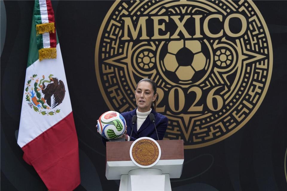 Die WM beginnt am 11. Juni in Mexiko-Stadt. (Archivbild) Marco Ugarte/AP/dpa