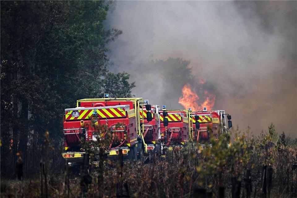 Die Waldbrände wüten auch ganz in der Nähe von Münchens Partnerstadt Bordeaux.Emma Da Silva/AP/dpa
