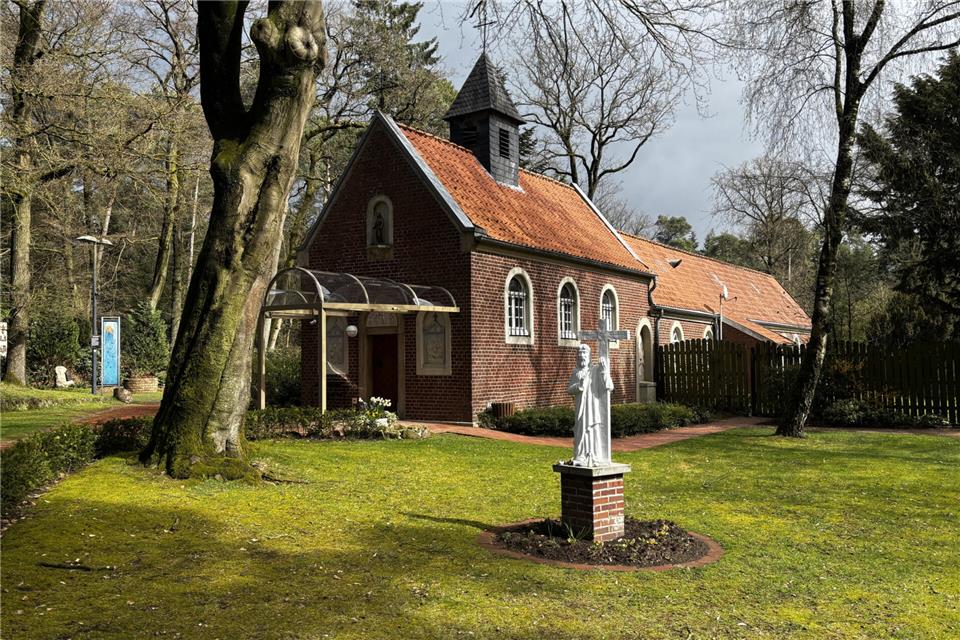 Die Waldkapelle ist im Mai Anlaufpunkt für viele Andachten.