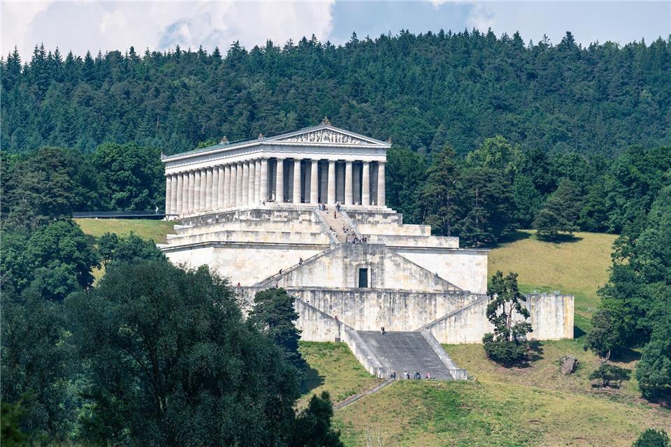 Die Walhalla zählt zu den bekanntesten Baudenkmälern in Bayern.Armin Weigel/dpa