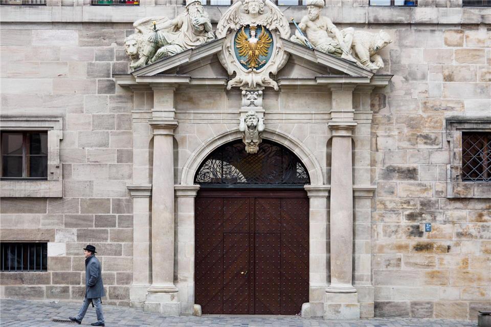 Die Wanderausstellung wurde zum Internationalen Tags derMenschenrechte am 10. Dezember 2025 in Nürnberg eröffnet. (Symbolbild)Nicolas Armer/dpa