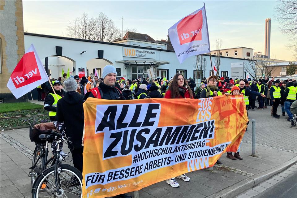 Die Warnstreiks im Öffentlichen Dienst der Länder gehen weiter. (Archivbild)Volker Danisch/dpa