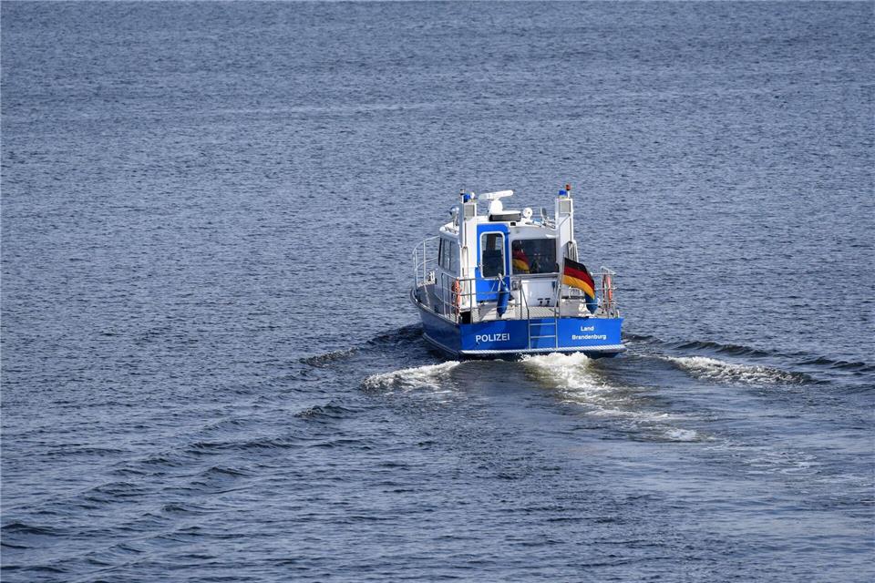 Die Wasserschutzpolizei hat im Sommer einiges zu tun. (Archivbild)Ralf Hirschberger/dpa-Zentralbild/dpa