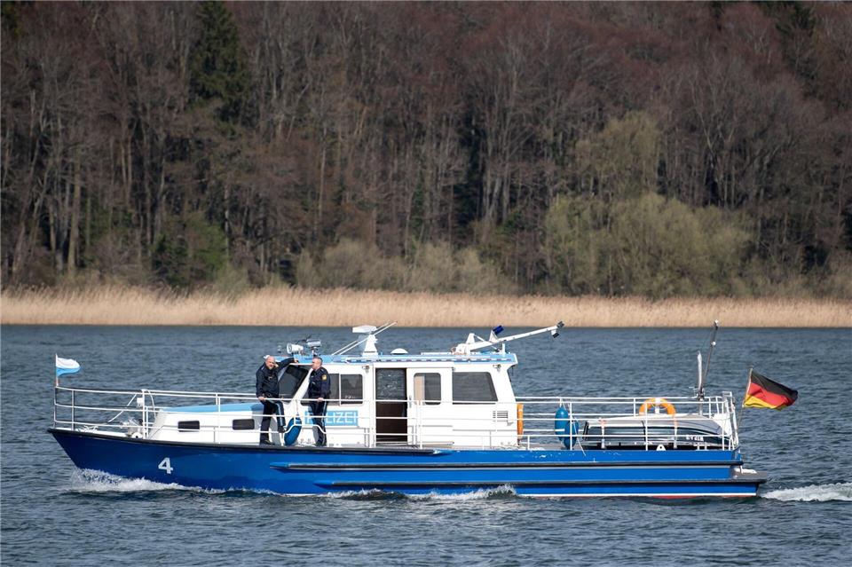 Die Wasserschutzpolizei stoppte das Schiff für eine Kontrolle. (Symbolbild)Sven Hoppe/dpa