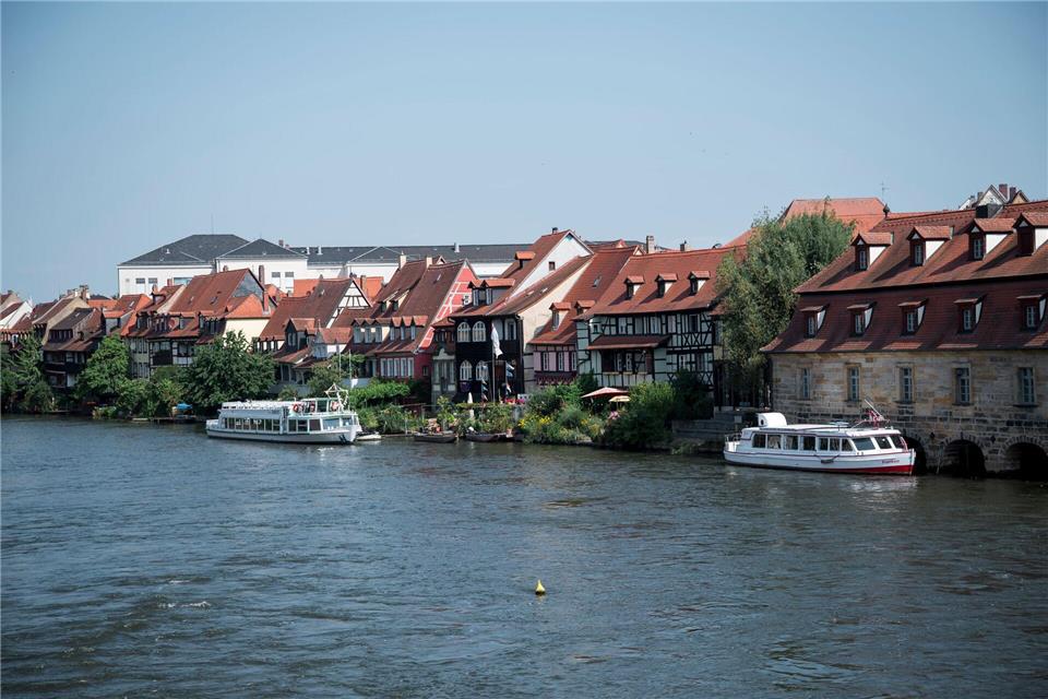 Die Wasserschutzpolizei sucht nach Hinweisen zu den bislang unbekannten Schwimmern. (Archivbild)Daniel Vogl/dpa