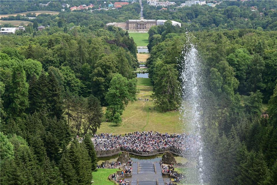 Die Wasserspiele sind während der Saison immer mittwochs, sonntags und feiertags zu sehen. (Archivbild)Uwe Zucchi/dpa