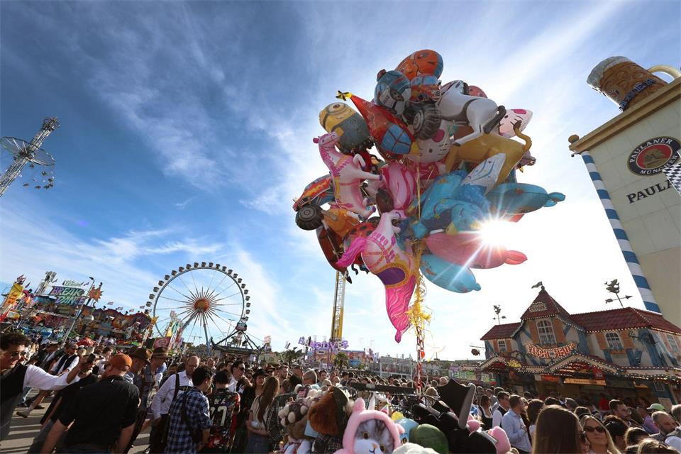 Die Wiesn ist eröffnet. Karl-Josef Hildenbrand/dpa
