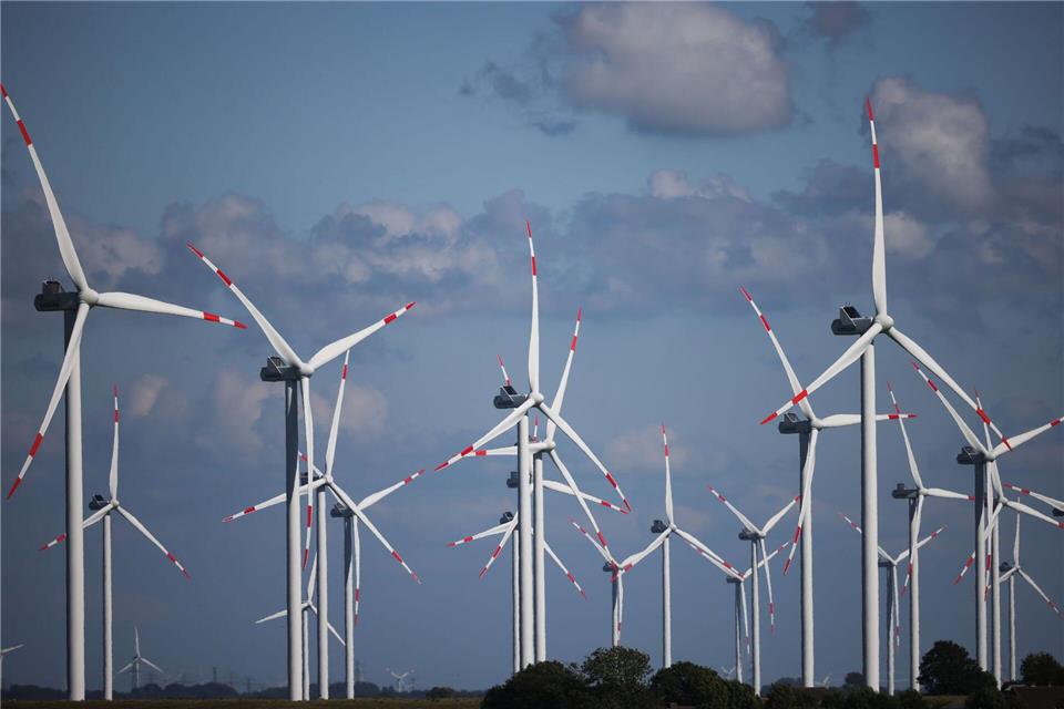 Die Windkraft war 2024 wichtigster erneuerbarer Energieträger in Schleswig-Holstein (Symbolbild).Christian Charisius/dpa