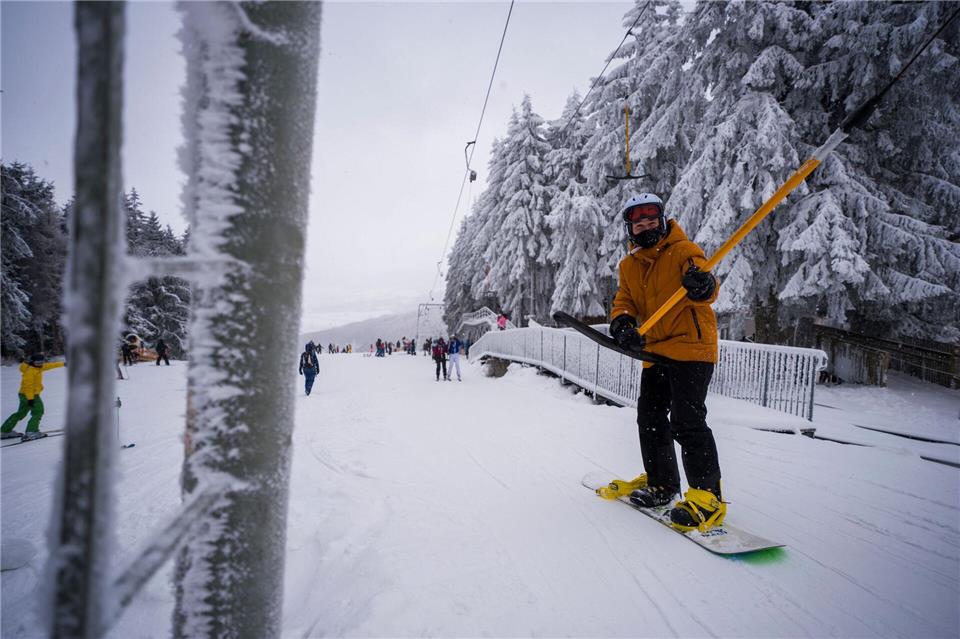 Die Wintersportgebiete sind zufrieden. (Archivbild)Andreas Arnold/dpa