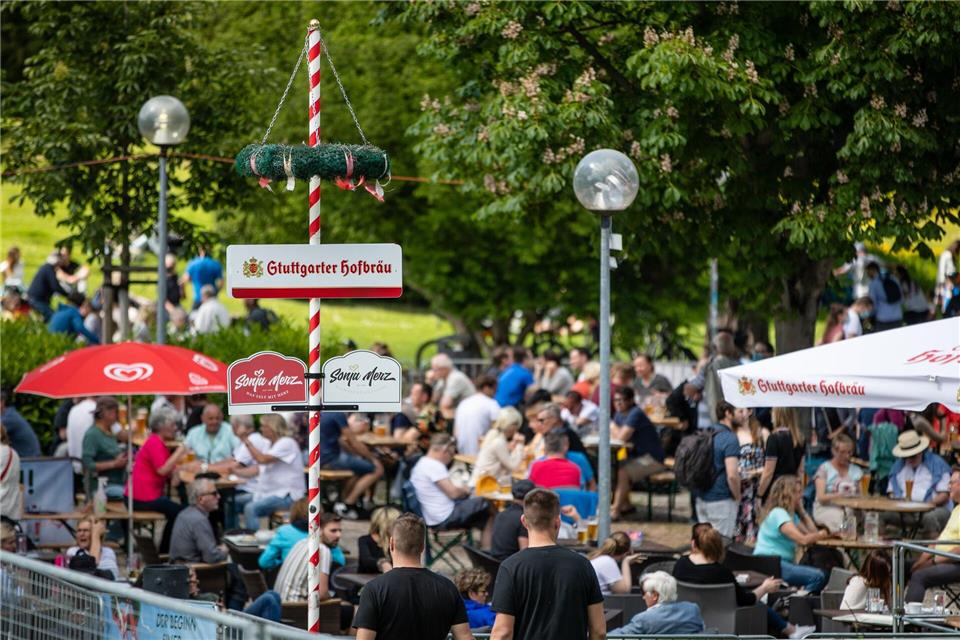 Die Wirte im Südwesten hoffen auf volle Biergärten und Terrassen - wie hier in Stuttgart. (Archivbild) Christoph Schmidt/dpa