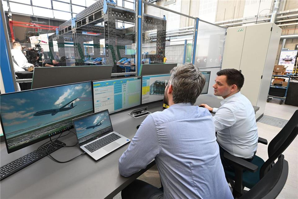 Die Wissenschaftler starten die Simulation mit einem Mausklick.Carmen Jaspersen/dpa