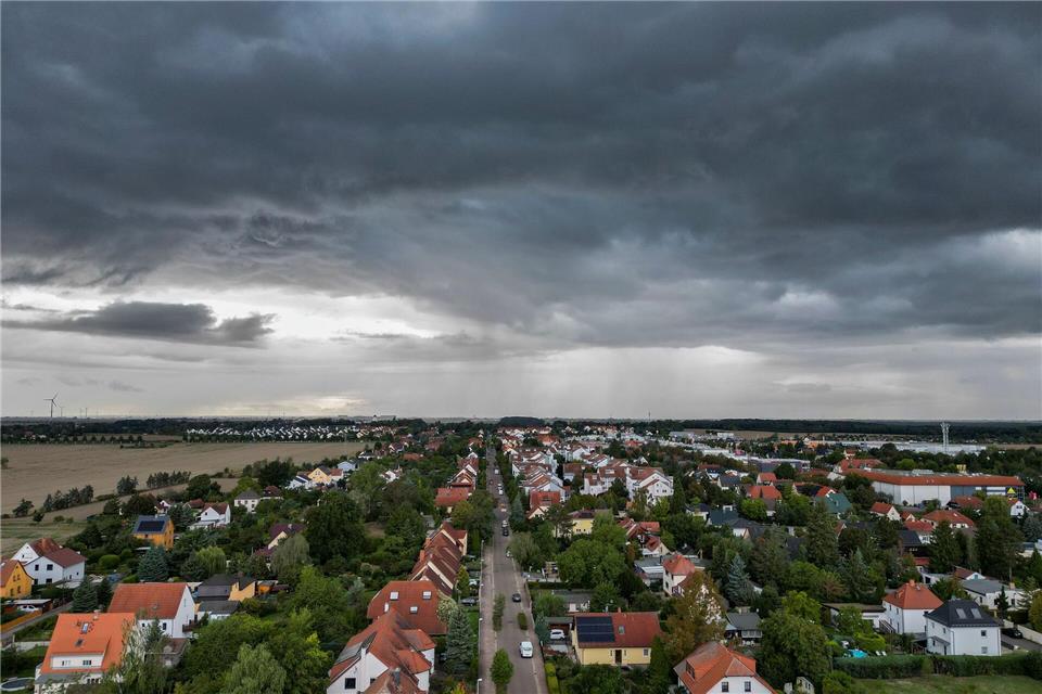 Die Woche startet mit Wind und Regen in Sachsen. (Archivbild)Jan Woitas/dpa