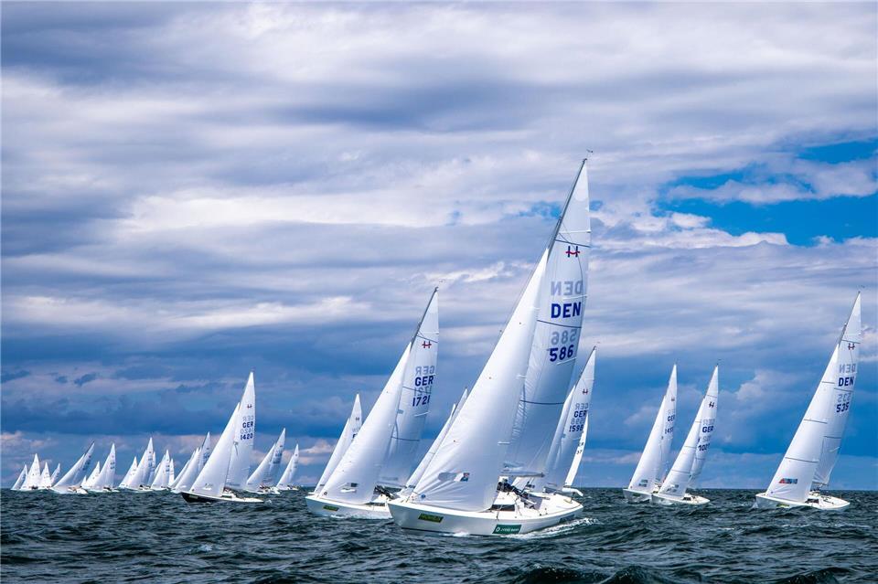 Die „X-Day“wurde zur besten Hochseeyacht 2025 gekürt. (Symbolbild)Jens Büttner/dpa