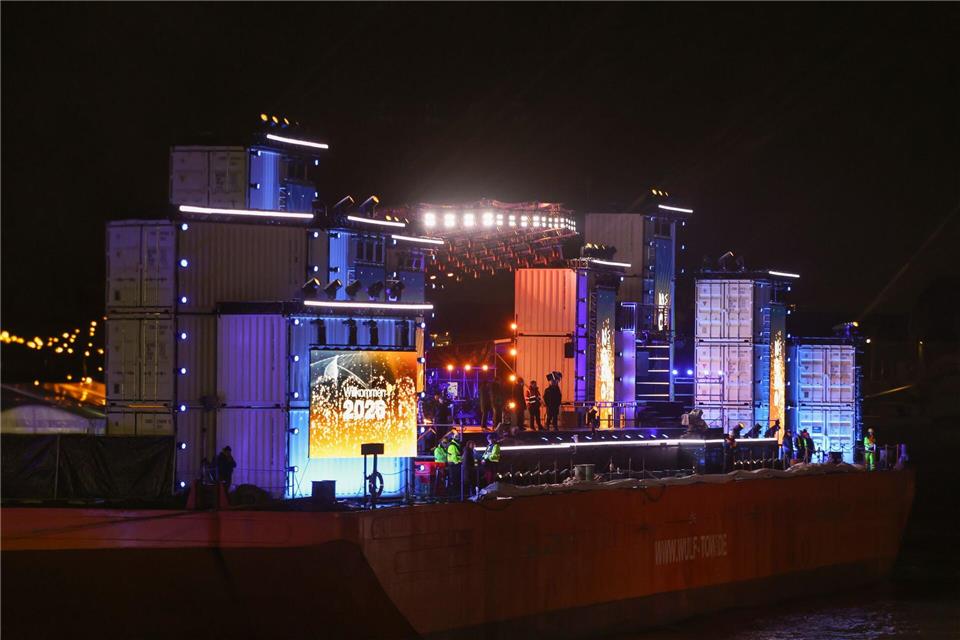 Die ZDF-Silvestershow findet erstmals im Hamburger Hafen statt. Christian Charisius/dpa