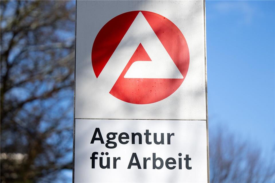 Die Zahl der Arbeitslosen in Rheinland-Pfalz ist im Februar leicht gesunken. Bei jungen Menschen hingegen gab es einen Anstieg. (Symbolbild) Sven Hoppe/dpa