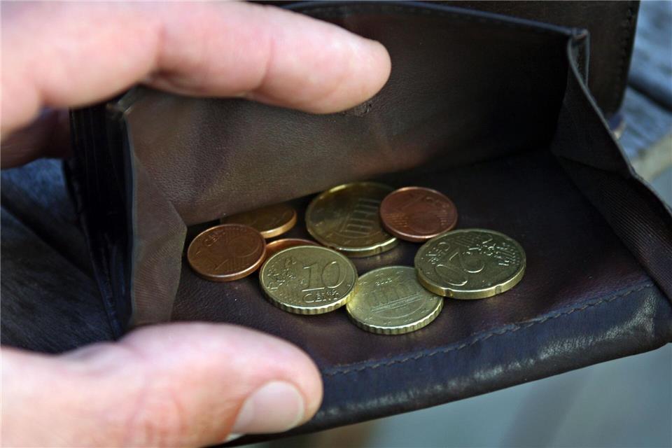 Die Zahl der Bezieher von Hilfe zum Lebensunterhalt in Sachsen-Anhalt steigt. (Symbolbild)picture alliance / dpa
