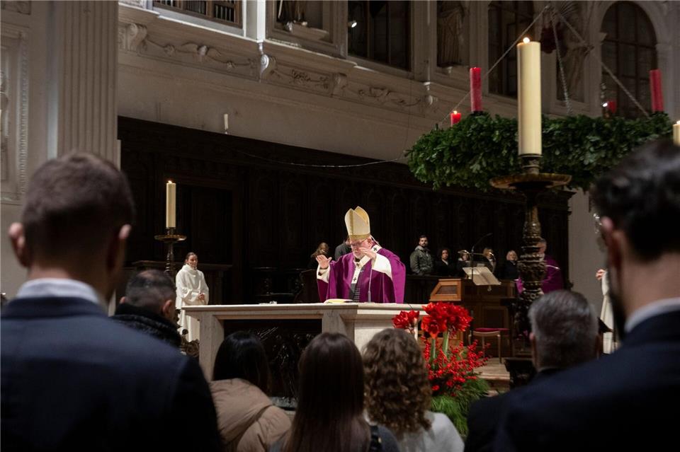 Die Zahl der Erwachsenenfirmungen in Bayern schwankt - auch niedrigem Niveau. Stefan Puchner/dpa