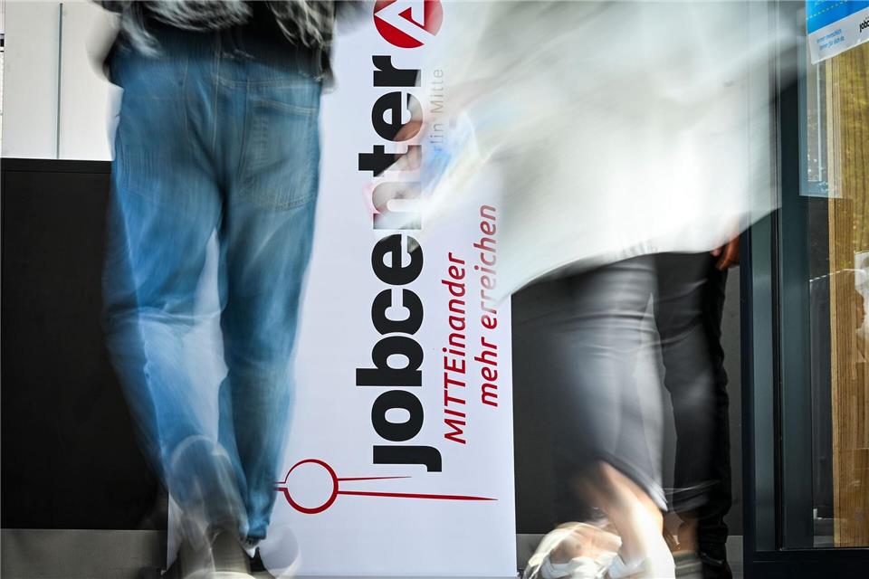 Die Zahl der Erwerbstätigen wächst kaum noch. Jens Kalaene/dpa