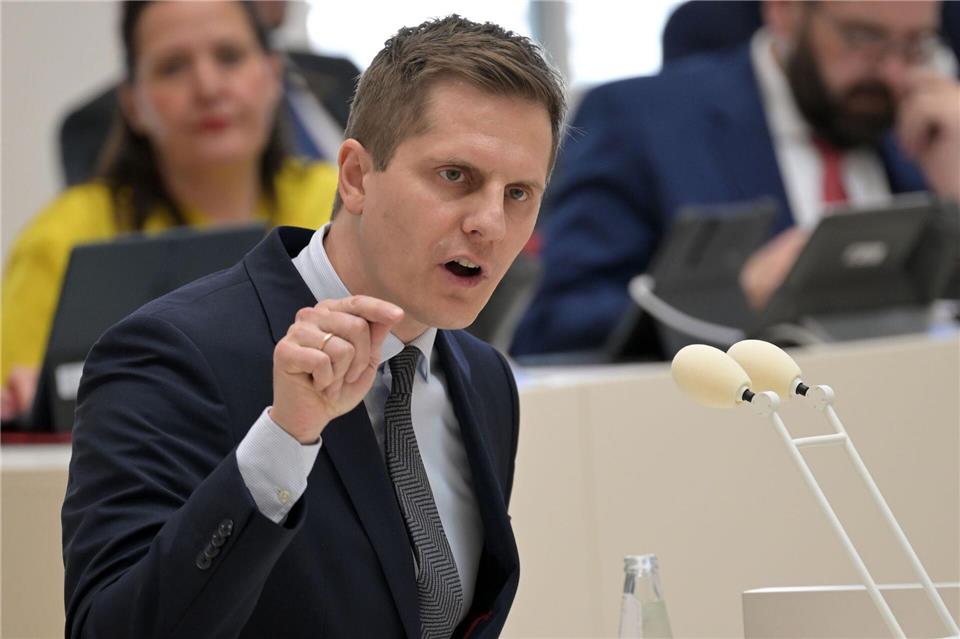 Die Zahl der Fälle von häuslicher Gewalt nehmen zu. (Archivbild)Michael Bahlo/dpa
