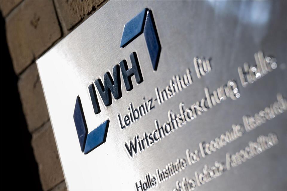 IWH: Zahl der Firmenpleiten sinkt deutlich nach Rekordwerten Die Zahl der Firmen-Insolvenzen hatte zuletzt Rekordwerte erreicht. (Archivbild)Hendrik Schmidt/dpa