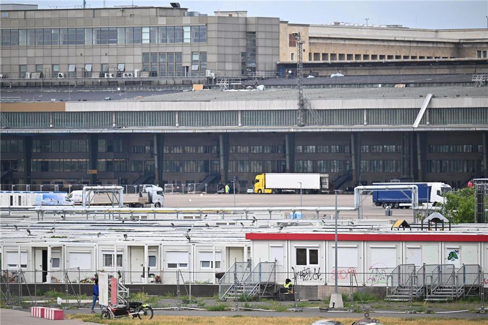 Die Zahl der Geflüchteten, die nach Berlin kommen, ist 2025 gesunken. (Archivbild) Sebastian Gollnow/dpa