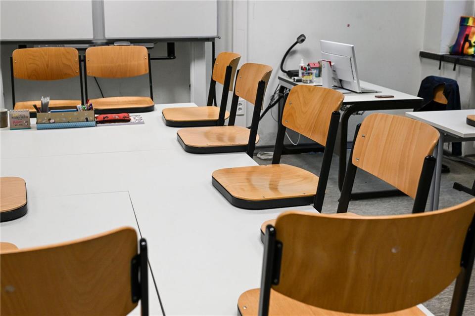 Die Zahl der Gewalttaten an Schulen, die von der Polizei erfasst wurden, ist in den vergangenen Jahren gestiegen. (Symbolbild)Jens Kalaene/dpa