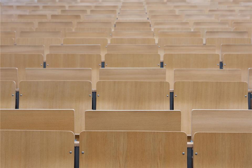 Die Zahl der Habilitationen im Freistaat ist zurückgegangen. (Symbolbild)Etienne Dötsch/dpa