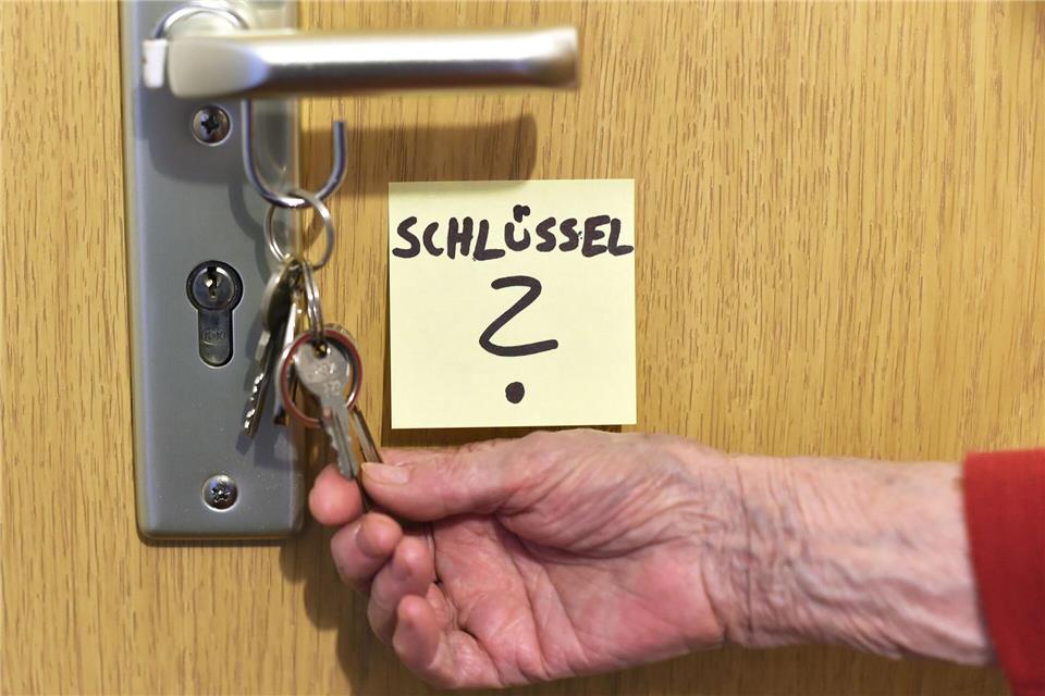 Die Zahl der Menschen, die an Demenz erkranken, wird auch im Saarland weiter zunehmen. Das geht aus dem ersten Psychiatrieplan des Landes hervor. (Symbolbild)Jens Kalaene/dpa-Zentralbild/dpa